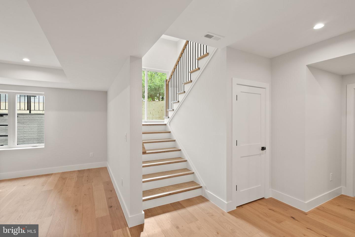 8023 LEWINSVILLE RD, MCLEAN, Virginia 22102, 6 Bedrooms Bedrooms, ,6 BathroomsBathrooms,Residential,For sale,8023 LEWINSVILLE RD,VAFX2223762 MLS # VAFX2223762