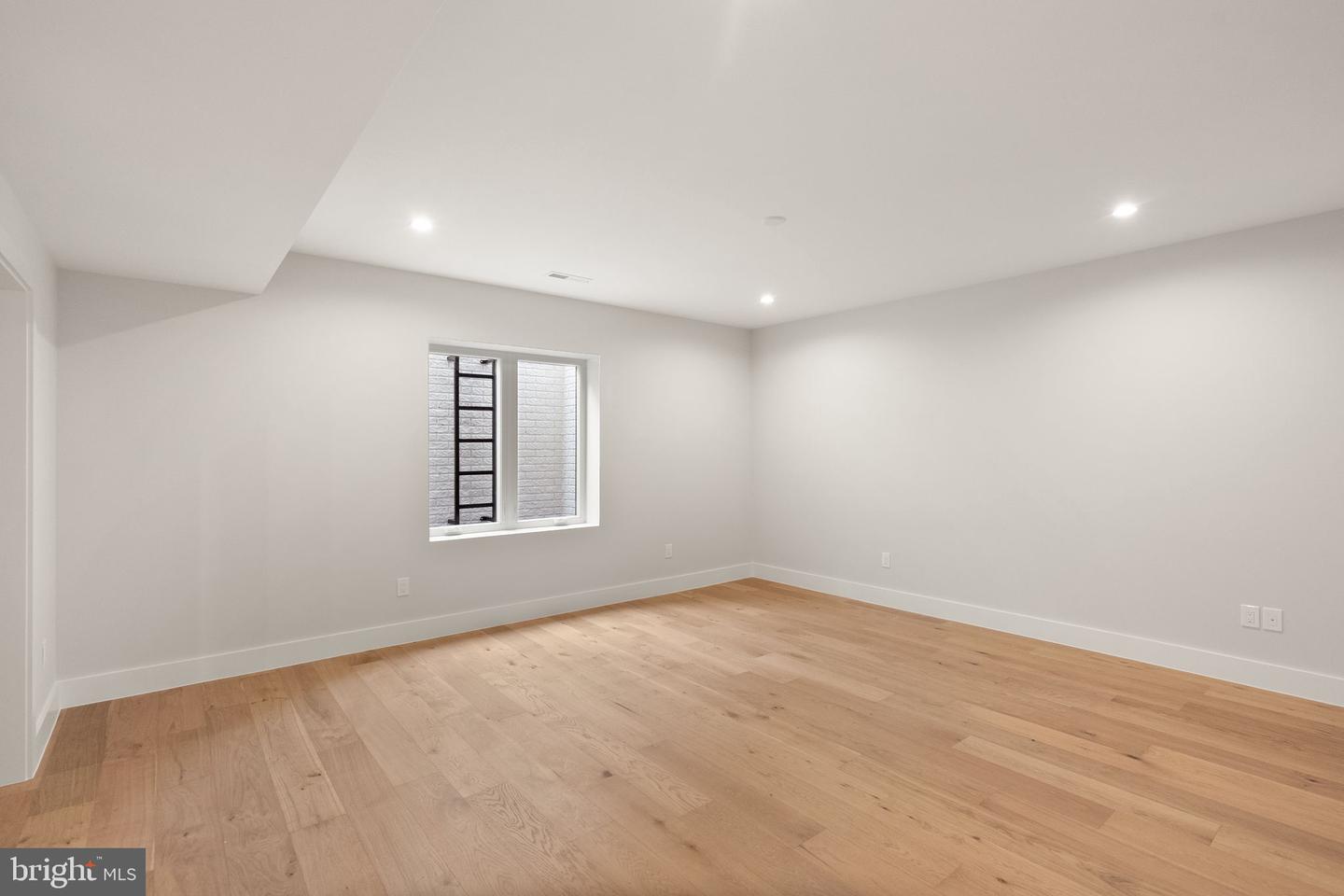 8023 LEWINSVILLE RD, MCLEAN, Virginia 22102, 6 Bedrooms Bedrooms, ,6 BathroomsBathrooms,Residential,For sale,8023 LEWINSVILLE RD,VAFX2223762 MLS # VAFX2223762