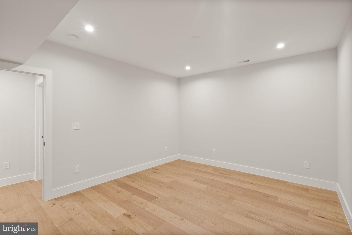 8023 LEWINSVILLE RD, MCLEAN, Virginia 22102, 6 Bedrooms Bedrooms, ,6 BathroomsBathrooms,Residential,For sale,8023 LEWINSVILLE RD,VAFX2223762 MLS # VAFX2223762