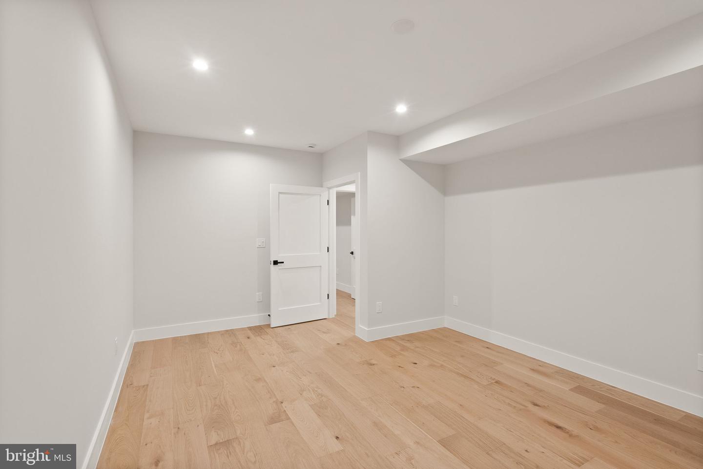 8023 LEWINSVILLE RD, MCLEAN, Virginia 22102, 6 Bedrooms Bedrooms, ,6 BathroomsBathrooms,Residential,For sale,8023 LEWINSVILLE RD,VAFX2223762 MLS # VAFX2223762