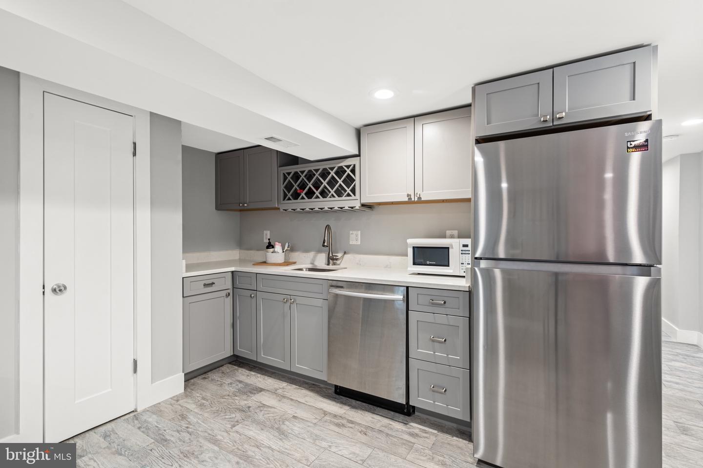 205 16TH ST SE, WASHINGTON, District Of Columbia 20003, 4 Bedrooms Bedrooms, ,3 BathroomsBathrooms,Residential,For sale,205 16TH ST SE,DCDC2191210 MLS # DCDC2191210