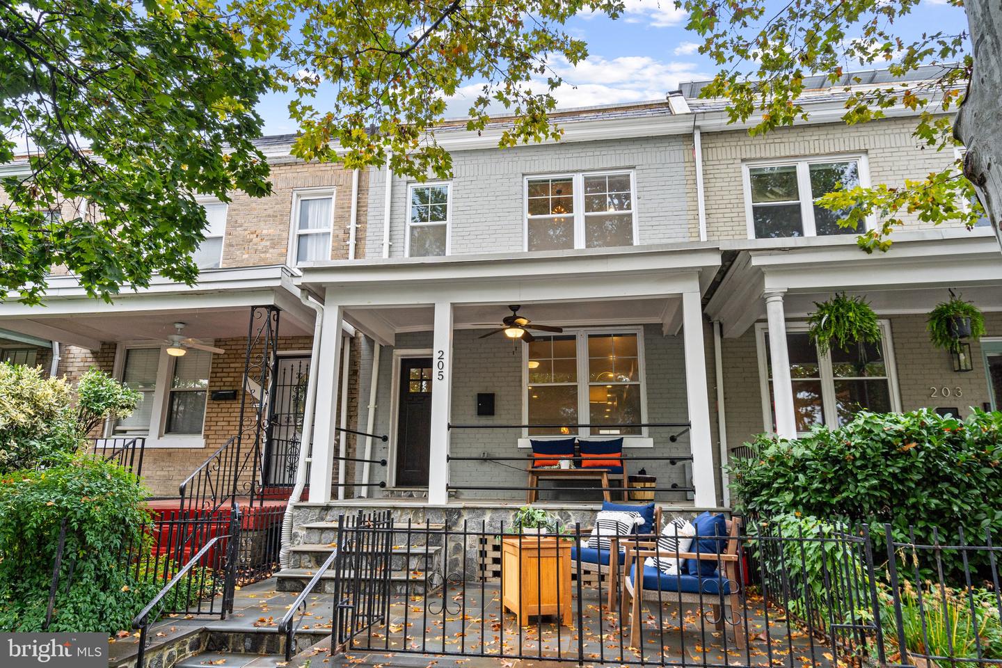205 16TH ST SE, WASHINGTON, District Of Columbia 20003, 4 Bedrooms Bedrooms, ,3 BathroomsBathrooms,Residential,For sale,205 16TH ST SE,DCDC2191210 MLS # DCDC2191210