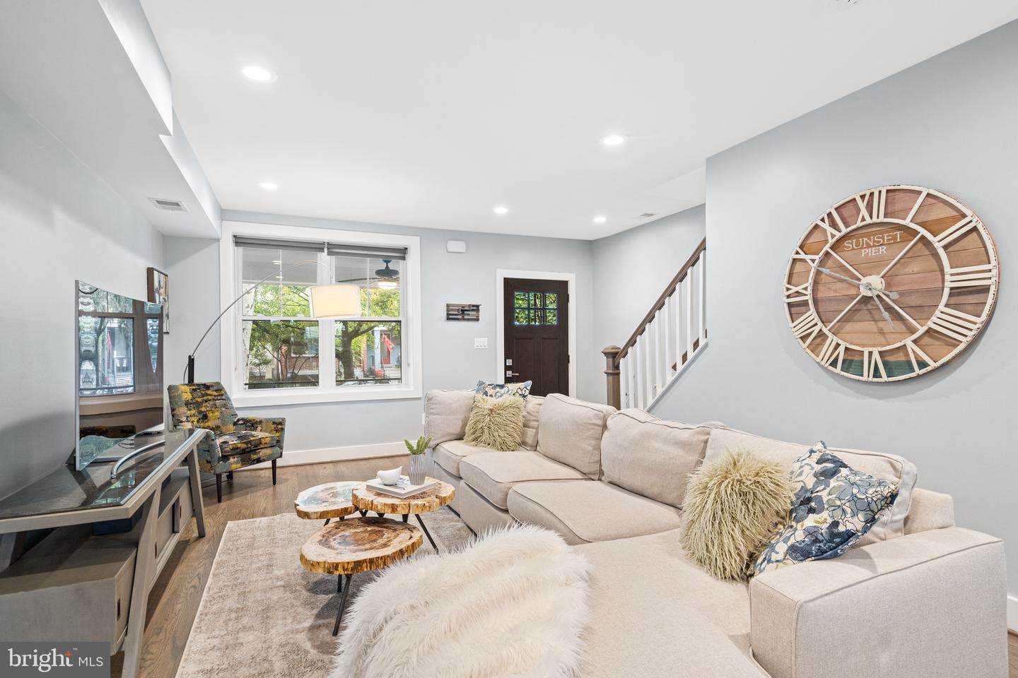 205 16TH ST SE, WASHINGTON, District Of Columbia 20003, 4 Bedrooms Bedrooms, ,3 BathroomsBathrooms,Residential,For sale,205 16TH ST SE,DCDC2191210 MLS # DCDC2191210