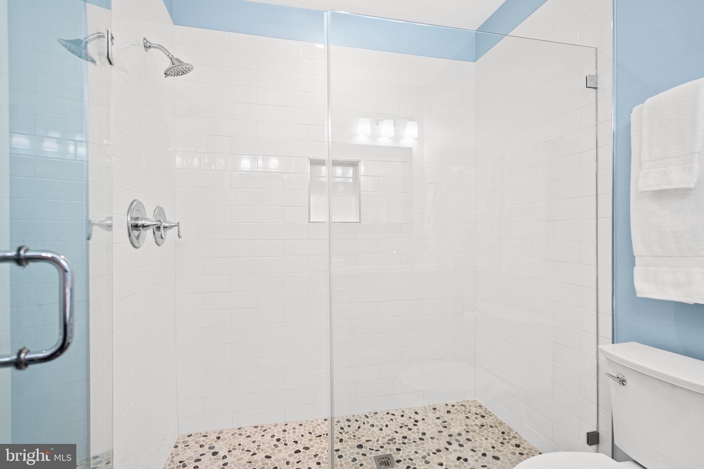 205 16TH ST SE, WASHINGTON, District Of Columbia 20003, 4 Bedrooms Bedrooms, ,3 BathroomsBathrooms,Residential,For sale,205 16TH ST SE,DCDC2191210 MLS # DCDC2191210