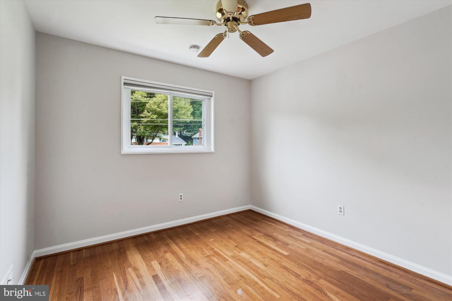 10831 WOODLAND DR, FAIRFAX, Virginia 22030, 3 Bedrooms Bedrooms, ,2 BathroomsBathrooms,Residential,For sale,10831 WOODLAND DR,VAFC2006008 MLS # VAFC2006008
