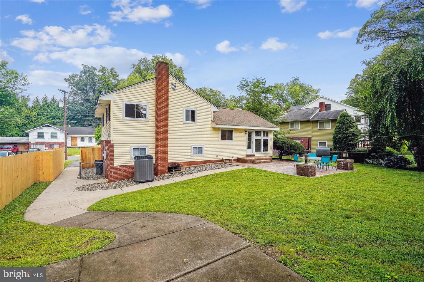 10831 WOODLAND DR, FAIRFAX, Virginia 22030, 3 Bedrooms Bedrooms, ,2 BathroomsBathrooms,Residential,For sale,10831 WOODLAND DR,VAFC2006008 MLS # VAFC2006008
