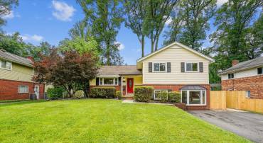 10831 WOODLAND DR, FAIRFAX, Virginia 22030, 3 Bedrooms Bedrooms, ,2 BathroomsBathrooms,Residential,For sale,10831 WOODLAND DR,VAFC2006008 MLS # VAFC2006008