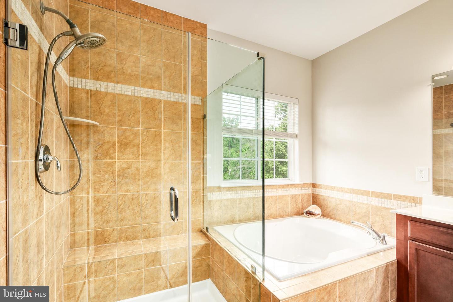16485 CHATTANOOGA LN, WOODBRIDGE, Virginia 22191, 4 Bedrooms Bedrooms, ,3 BathroomsBathrooms,Residential,For sale,16485 CHATTANOOGA LN,VAPW2090922 MLS # VAPW2090922