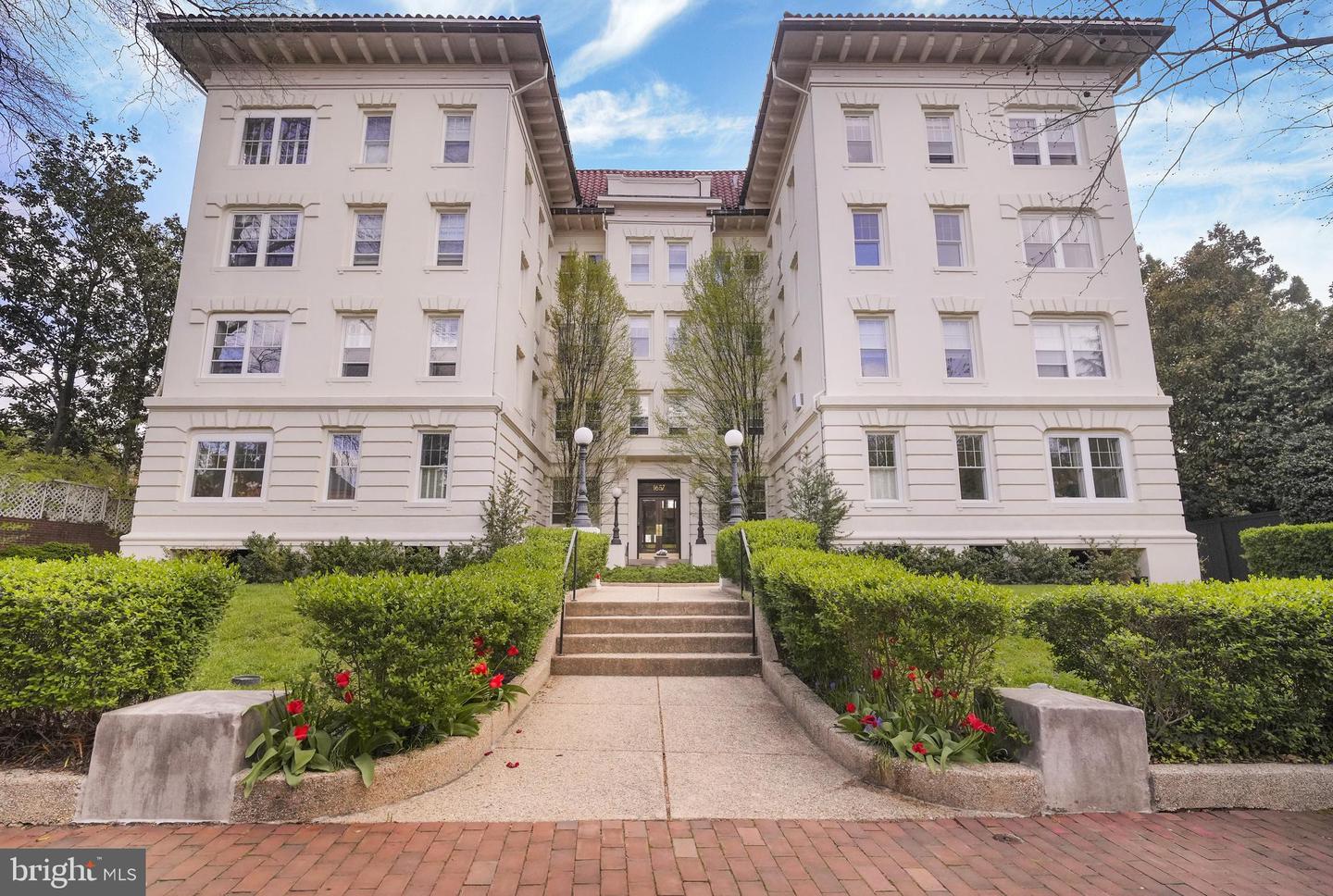 1657 31ST ST NW #203, WASHINGTON, District Of Columbia 20007, 1 Bedroom Bedrooms, ,1 BathroomBathrooms,Residential,For sale,1657 31ST ST NW #203,DCDC2194736 MLS # DCDC2194736
