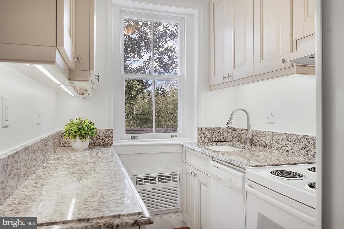 1657 31ST ST NW #203, WASHINGTON, District Of Columbia 20007, 1 Bedroom Bedrooms, ,1 BathroomBathrooms,Residential,For sale,1657 31ST ST NW #203,DCDC2194736 MLS # DCDC2194736