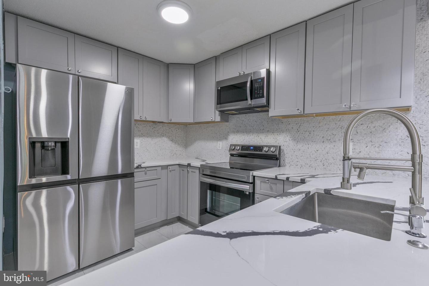 623 CENTER ST #101, HERNDON, Virginia 20170, 2 Bedrooms Bedrooms, 7 Rooms Rooms,2 BathroomsBathrooms,Residential,For sale,623 CENTER ST #101,VAFX2234154 MLS # VAFX2234154