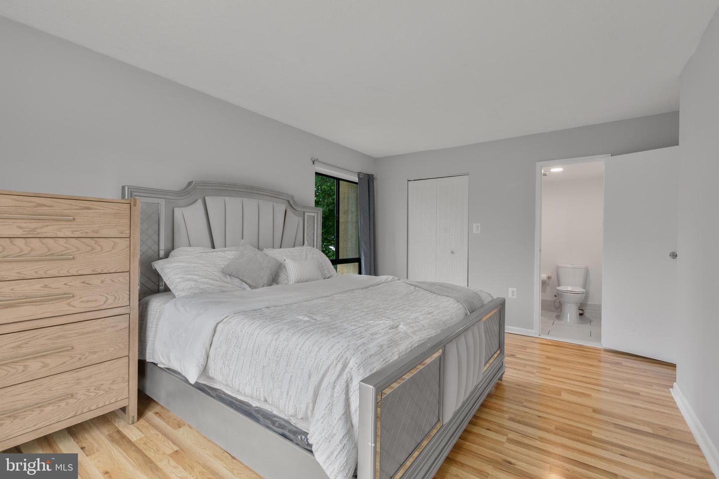 623 CENTER ST #101, HERNDON, Virginia 20170, 2 Bedrooms Bedrooms, 7 Rooms Rooms,2 BathroomsBathrooms,Residential,For sale,623 CENTER ST #101,VAFX2234154 MLS # VAFX2234154