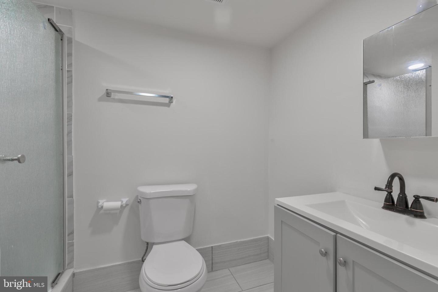 623 CENTER ST #101, HERNDON, Virginia 20170, 2 Bedrooms Bedrooms, 7 Rooms Rooms,2 BathroomsBathrooms,Residential,For sale,623 CENTER ST #101,VAFX2234154 MLS # VAFX2234154