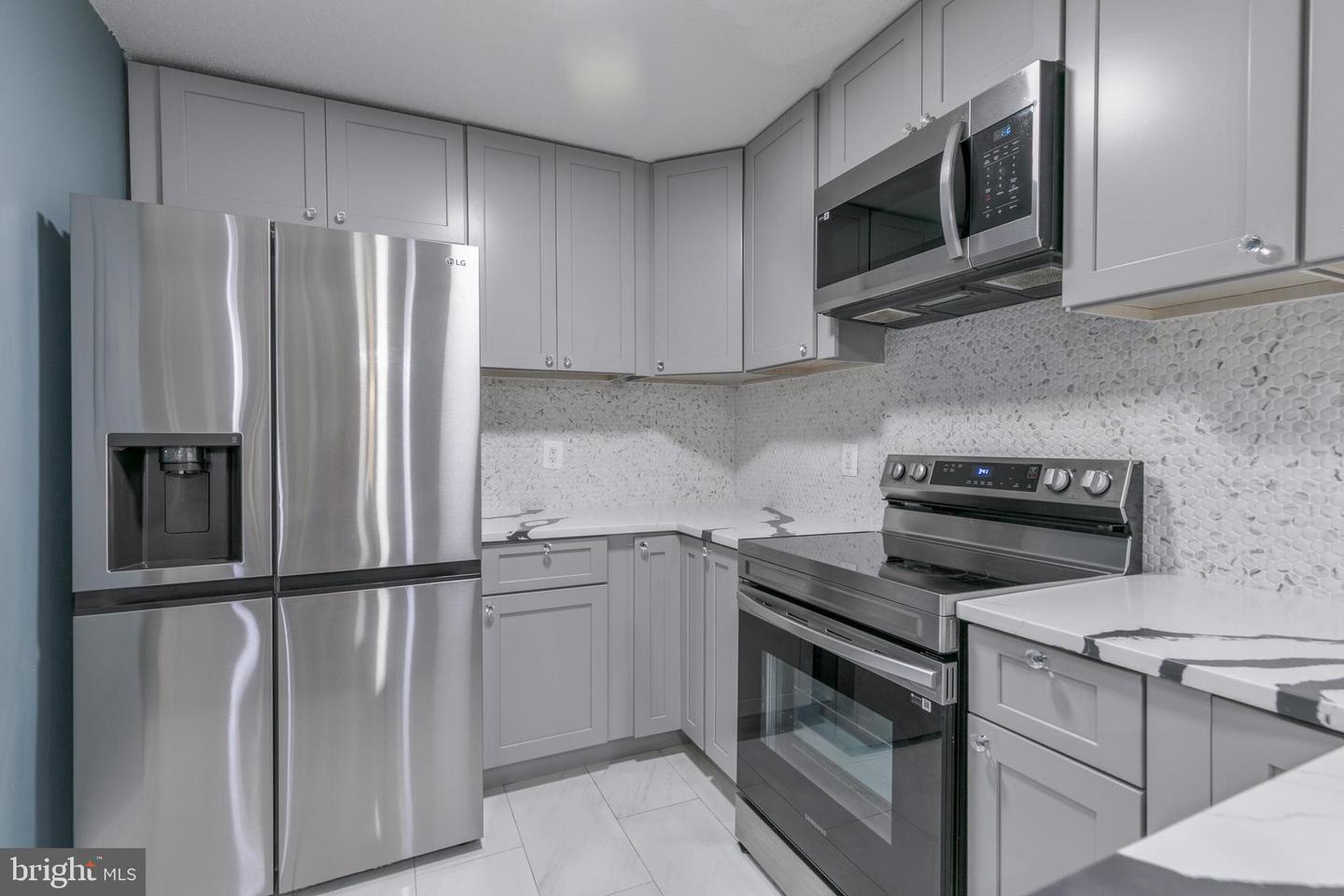 623 CENTER ST #101, HERNDON, Virginia 20170, 2 Bedrooms Bedrooms, 7 Rooms Rooms,2 BathroomsBathrooms,Residential,For sale,623 CENTER ST #101,VAFX2234154 MLS # VAFX2234154