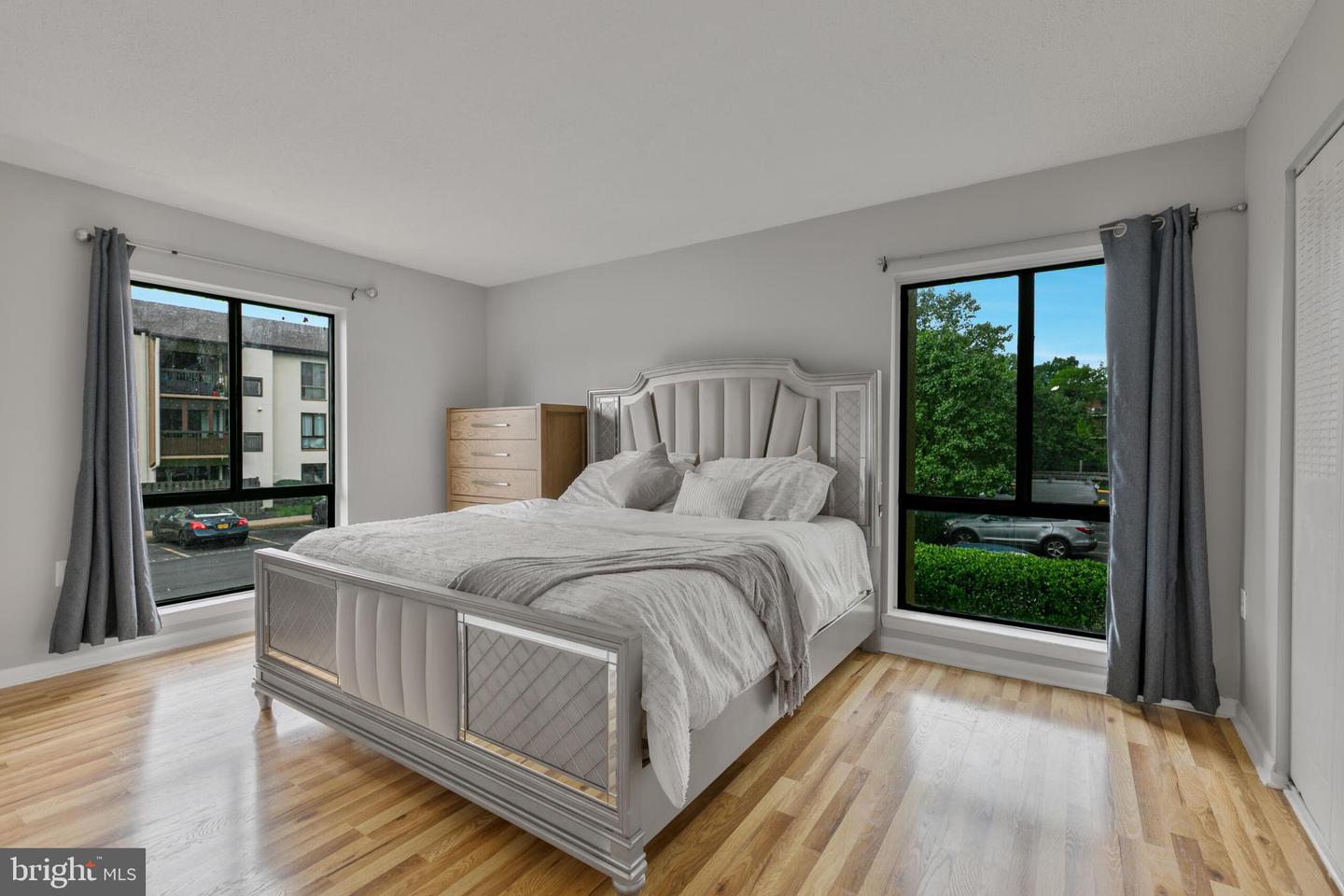623 CENTER ST #101, HERNDON, Virginia 20170, 2 Bedrooms Bedrooms, 7 Rooms Rooms,2 BathroomsBathrooms,Residential,For sale,623 CENTER ST #101,VAFX2234154 MLS # VAFX2234154