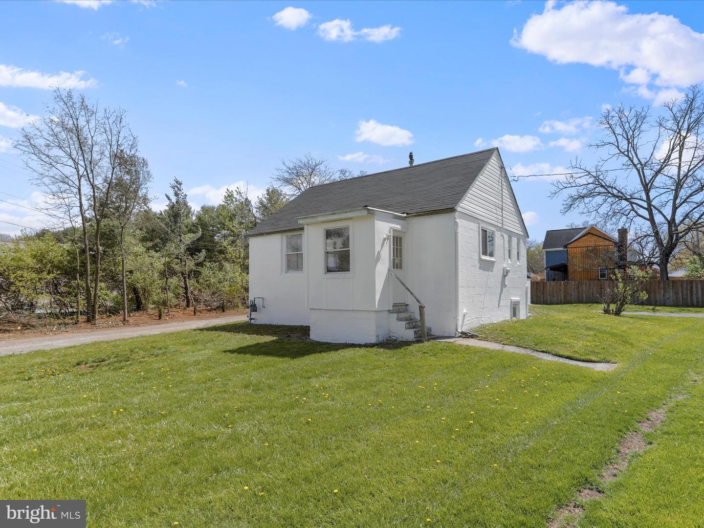 792 FOX DR, WINCHESTER, Virginia 22602, 2 Bedrooms Bedrooms, ,1 BathroomBathrooms,Residential,For sale,792 FOX DR,VAFV2033474 MLS # VAFV2033474