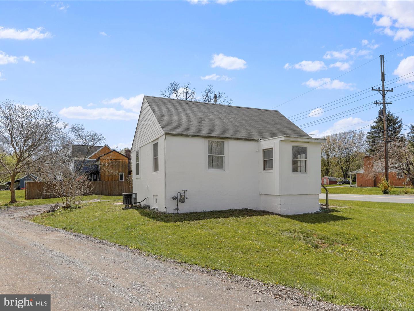 792 FOX DR, WINCHESTER, Virginia 22602, 2 Bedrooms Bedrooms, ,1 BathroomBathrooms,Residential,For sale,792 FOX DR,VAFV2033474 MLS # VAFV2033474