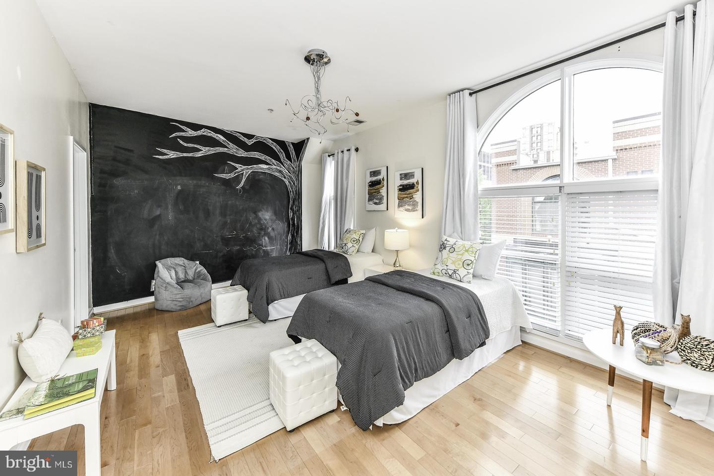 1688 N QUINN ST, ARLINGTON, Virginia 22209, 3 Bedrooms Bedrooms, ,2 BathroomsBathrooms,Residential,For sale,1688 N QUINN ST,VAAR2056198 MLS # VAAR2056198