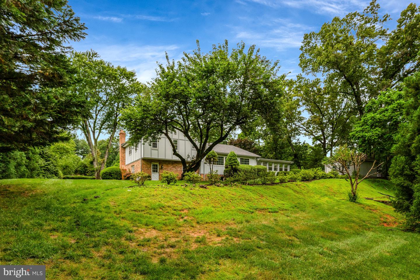 1013 WILHELM DR, GREAT FALLS, Virginia 22066, 4 Bedrooms Bedrooms, ,3 BathroomsBathrooms,Residential,For sale,1013 WILHELM DR,VAFX2235042 MLS # VAFX2235042