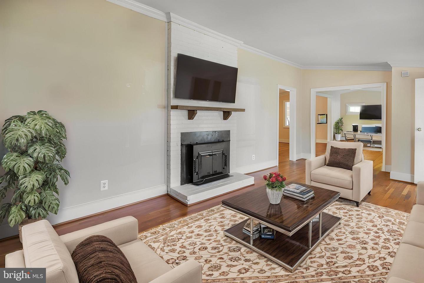 6329 MILLER DR, ALEXANDRIA, Virginia 22315, 3 Bedrooms Bedrooms, ,2 BathroomsBathrooms,Residential,For sale,6329 MILLER DR,VAFX2235112 MLS # VAFX2235112