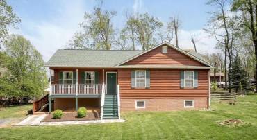 143 CLUB HOUSE RD, FRONT ROYAL, Virginia 22630, 4 Bedrooms Bedrooms, ,3 BathroomsBathrooms,Residential,For sale,143 CLUB HOUSE RD,VAWR2010950 MLS # VAWR2010950