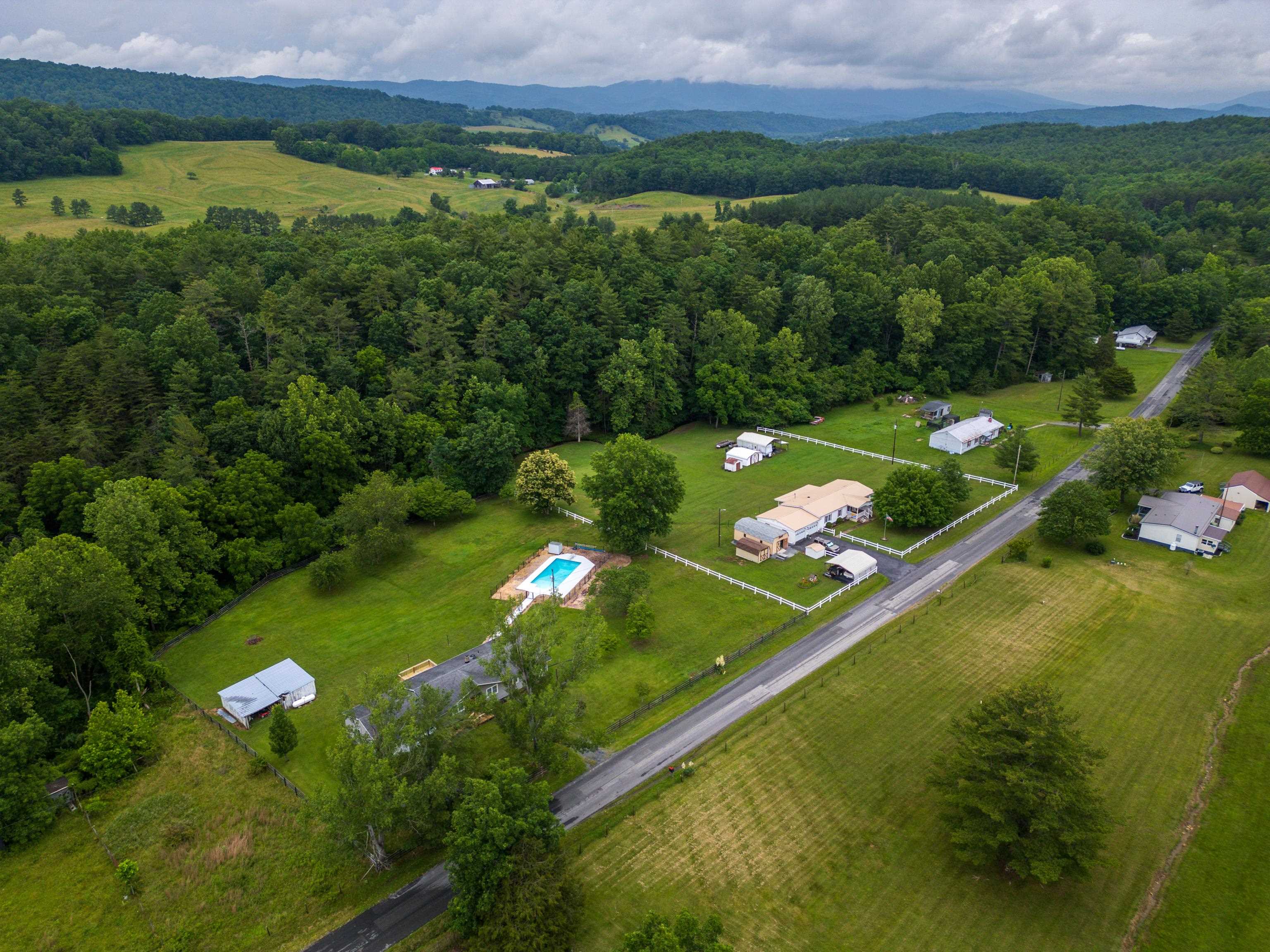 1653 LITTLE RIVER RD, GOSHEN, Virginia 24439, 4 Bedrooms Bedrooms, ,2 BathroomsBathrooms,Residential,1653 LITTLE RIVER RD,665930 MLS # 665930