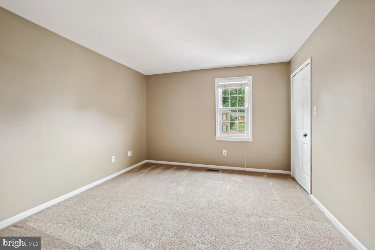5205 DUNLEIGH DR, BURKE, Virginia 22015, 4 Bedrooms Bedrooms, ,2 BathroomsBathrooms,Residential,For sale,5205 DUNLEIGH DR,VAFX2235936 MLS # VAFX2235936