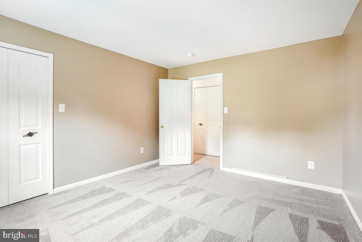 5205 DUNLEIGH DR, BURKE, Virginia 22015, 4 Bedrooms Bedrooms, ,2 BathroomsBathrooms,Residential,For sale,5205 DUNLEIGH DR,VAFX2235936 MLS # VAFX2235936