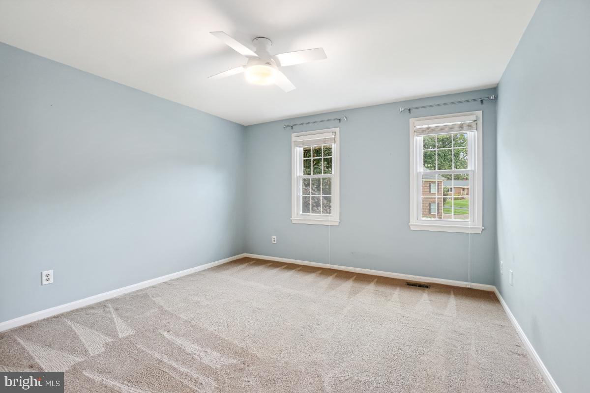 5205 DUNLEIGH DR, BURKE, Virginia 22015, 4 Bedrooms Bedrooms, ,2 BathroomsBathrooms,Residential,For sale,5205 DUNLEIGH DR,VAFX2235936 MLS # VAFX2235936
