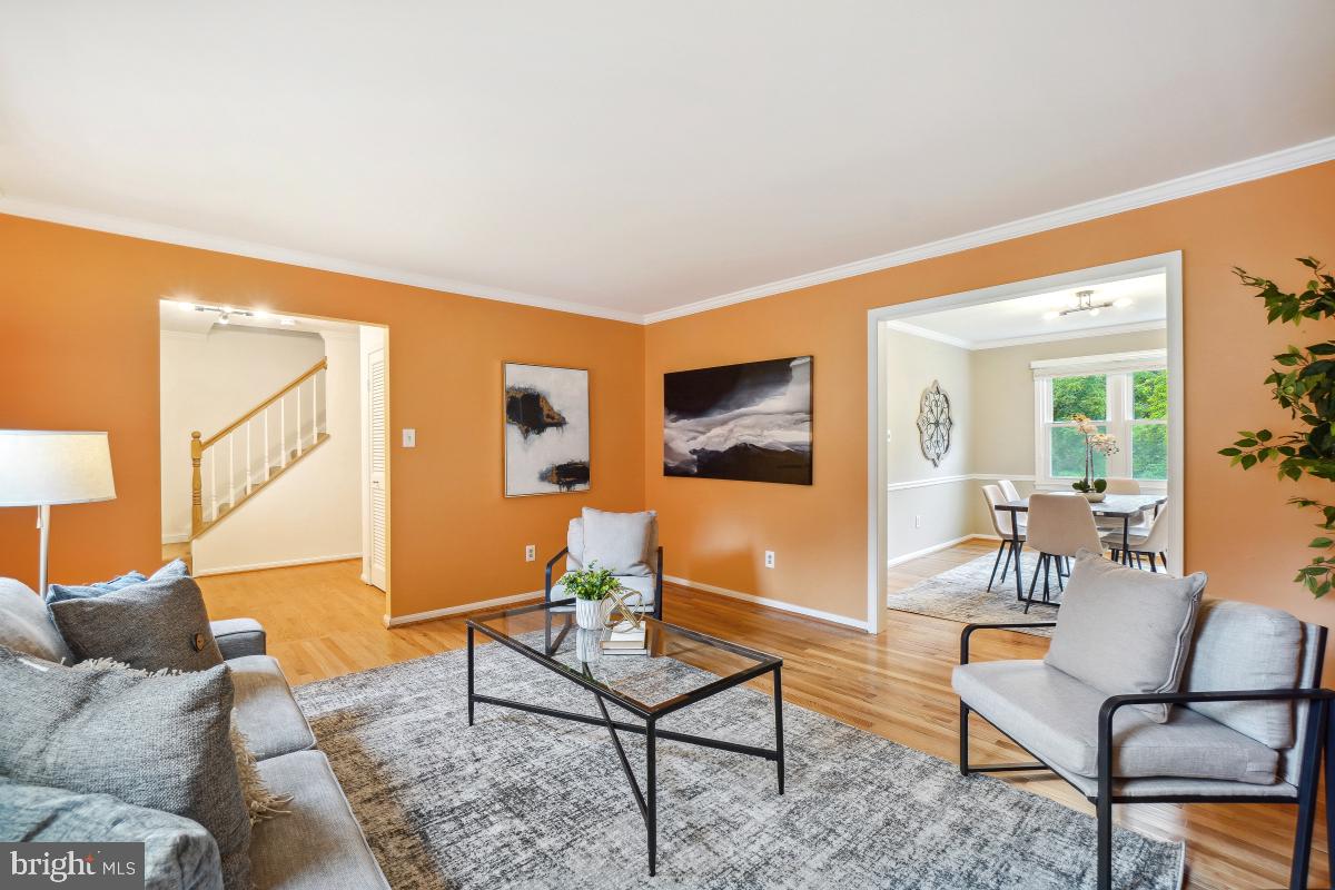5205 DUNLEIGH DR, BURKE, Virginia 22015, 4 Bedrooms Bedrooms, ,2 BathroomsBathrooms,Residential,For sale,5205 DUNLEIGH DR,VAFX2235936 MLS # VAFX2235936