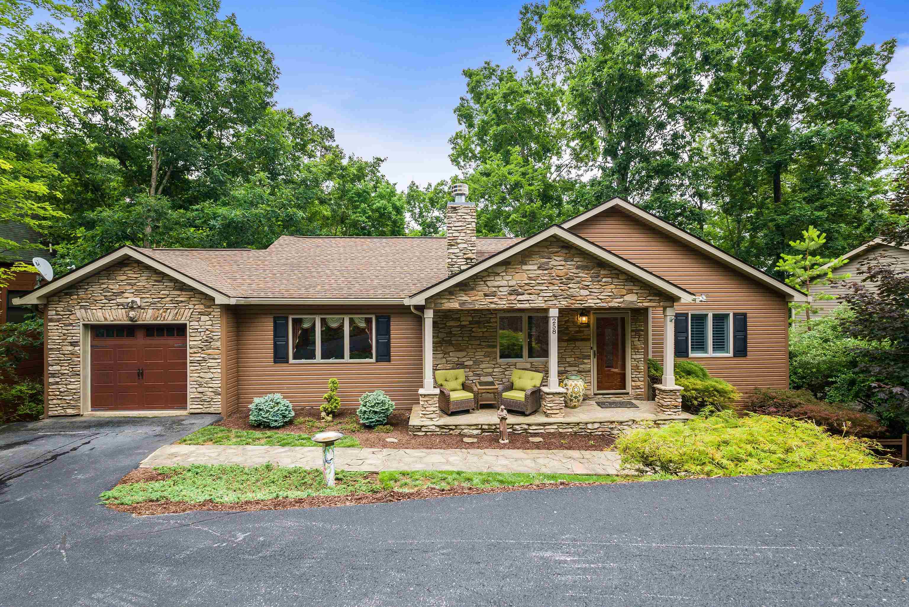 258 TURKEY DR, MCGAHEYSVILLE, Virginia 22840, 6 Bedrooms Bedrooms, ,4 BathroomsBathrooms,Residential,258 TURKEY DR,665936 MLS # 665936