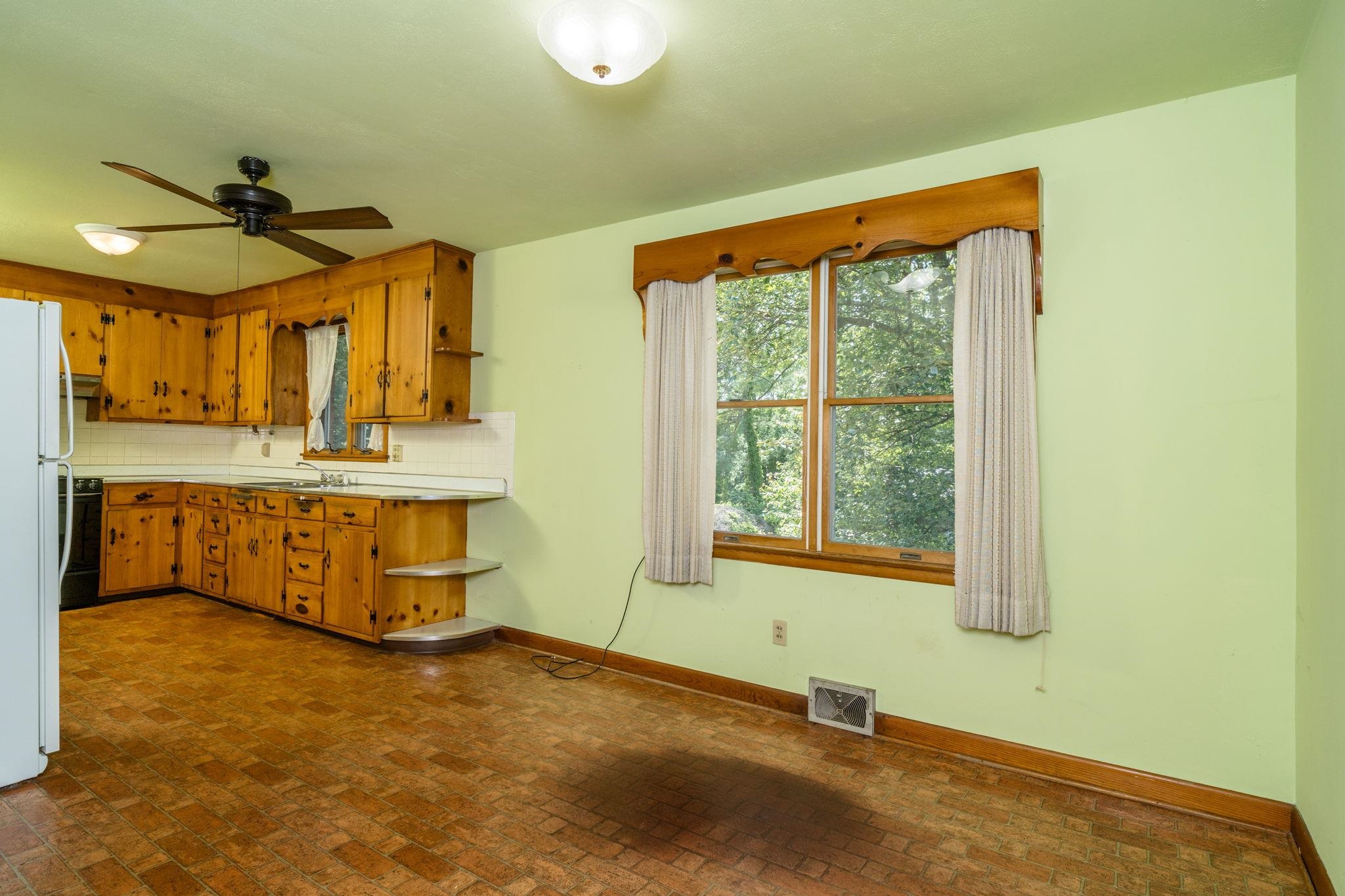 1192 NELSON DR, HARRISONBURG, Virginia 22801, 3 Bedrooms Bedrooms, ,1 BathroomBathrooms,Residential,1192 NELSON DR,665943 MLS # 665943