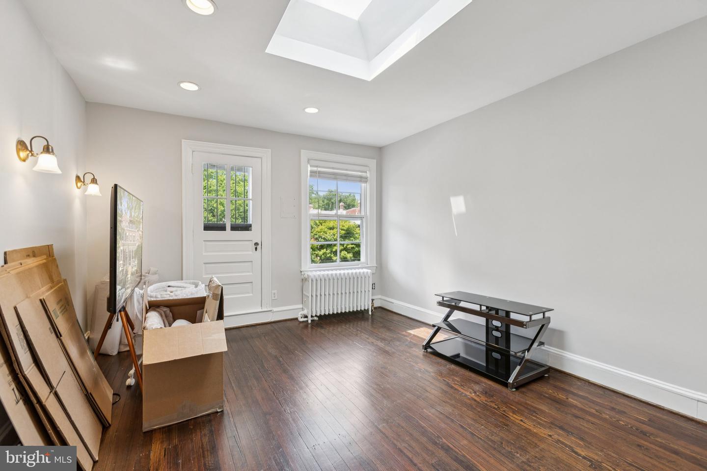 1847 LAMONT ST NW, WASHINGTON, District Of Columbia 20010, 6 Bedrooms Bedrooms, ,3 BathroomsBathrooms,Residential,For sale,1847 LAMONT ST NW,DCDC2198646 MLS # DCDC2198646