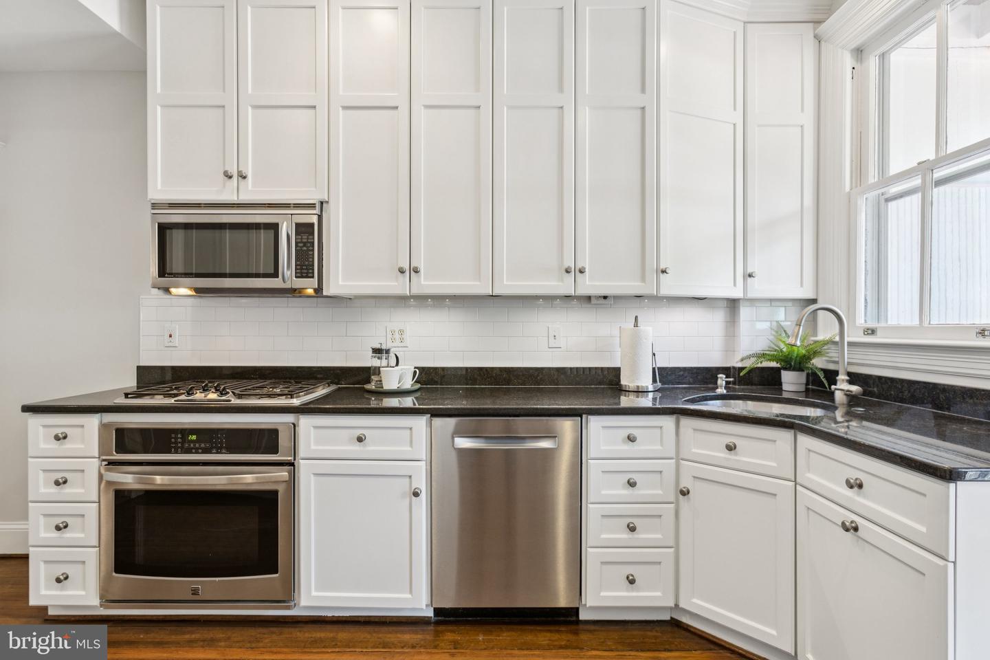 1847 LAMONT ST NW, WASHINGTON, District Of Columbia 20010, 6 Bedrooms Bedrooms, ,3 BathroomsBathrooms,Residential,For sale,1847 LAMONT ST NW,DCDC2198646 MLS # DCDC2198646