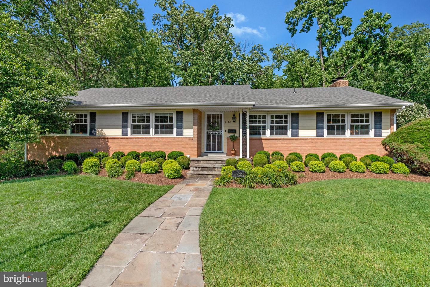 7123 PARK TERRACE DR, ALEXANDRIA, Virginia 22307, 5 Bedrooms Bedrooms, ,3 BathroomsBathrooms,Residential,For sale,7123 PARK TERRACE DR,VAFX2238648 MLS # VAFX2238648