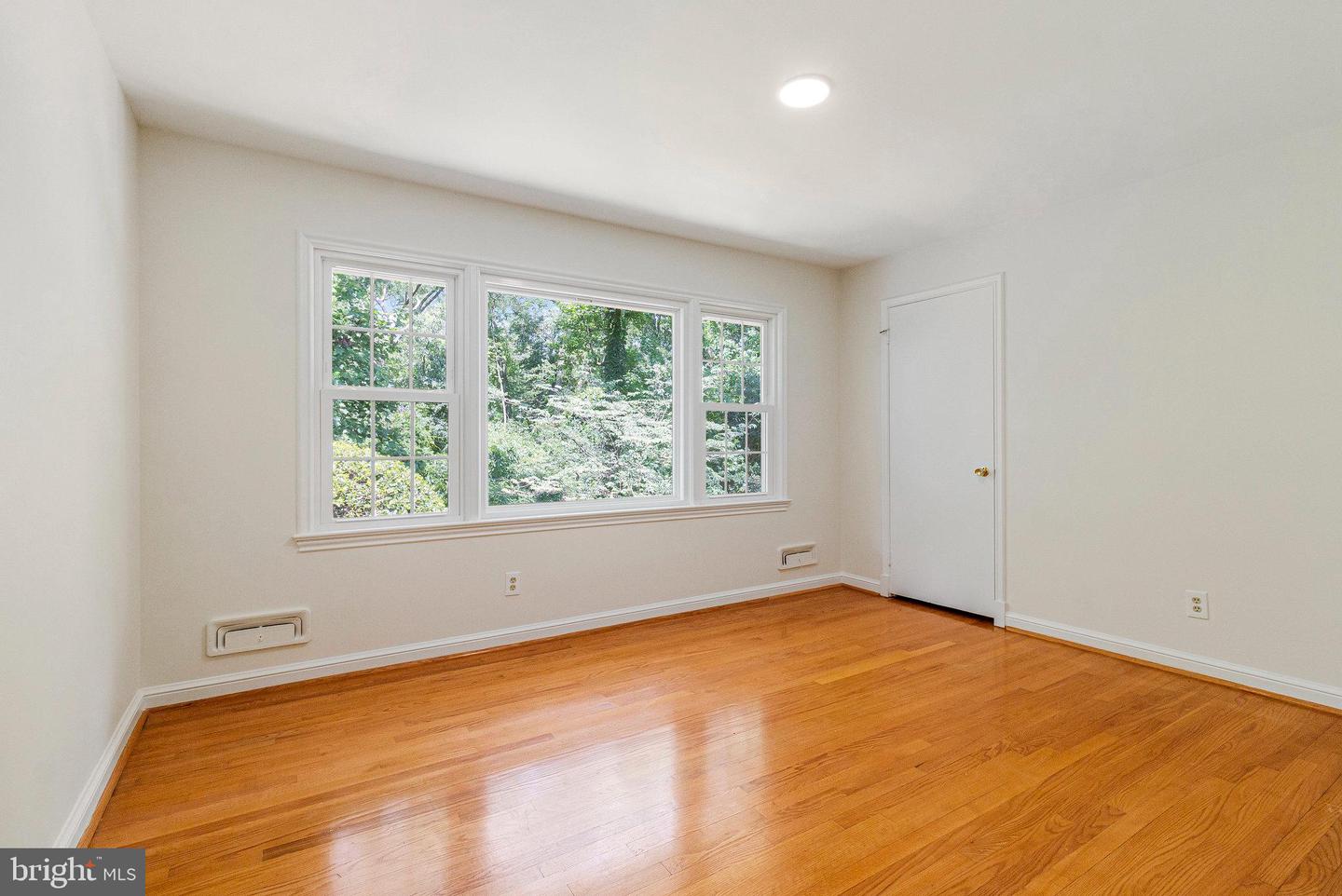7123 PARK TERRACE DR, ALEXANDRIA, Virginia 22307, 5 Bedrooms Bedrooms, ,3 BathroomsBathrooms,Residential,For sale,7123 PARK TERRACE DR,VAFX2238648 MLS # VAFX2238648
