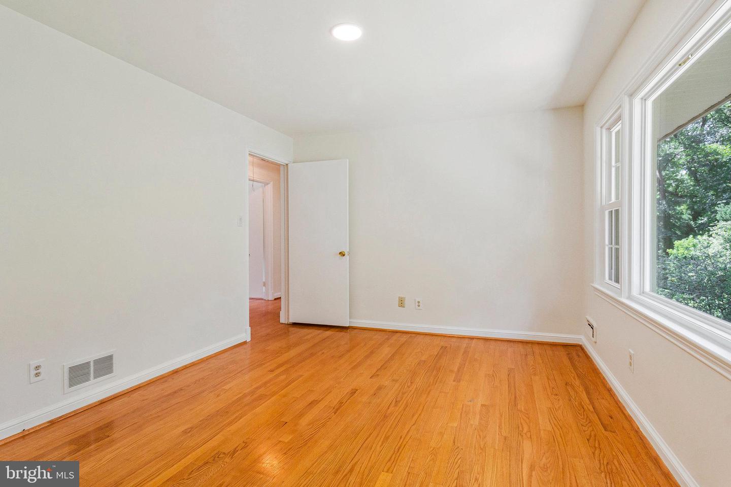 7123 PARK TERRACE DR, ALEXANDRIA, Virginia 22307, 5 Bedrooms Bedrooms, ,3 BathroomsBathrooms,Residential,For sale,7123 PARK TERRACE DR,VAFX2238648 MLS # VAFX2238648