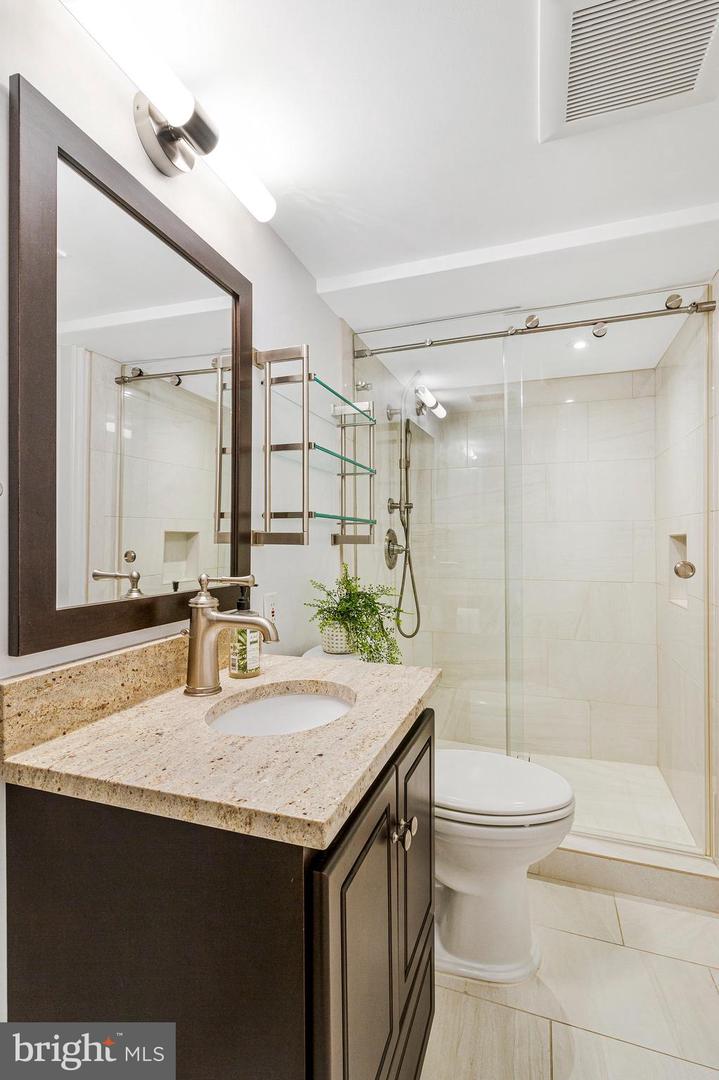 7123 PARK TERRACE DR, ALEXANDRIA, Virginia 22307, 5 Bedrooms Bedrooms, ,3 BathroomsBathrooms,Residential,For sale,7123 PARK TERRACE DR,VAFX2238648 MLS # VAFX2238648