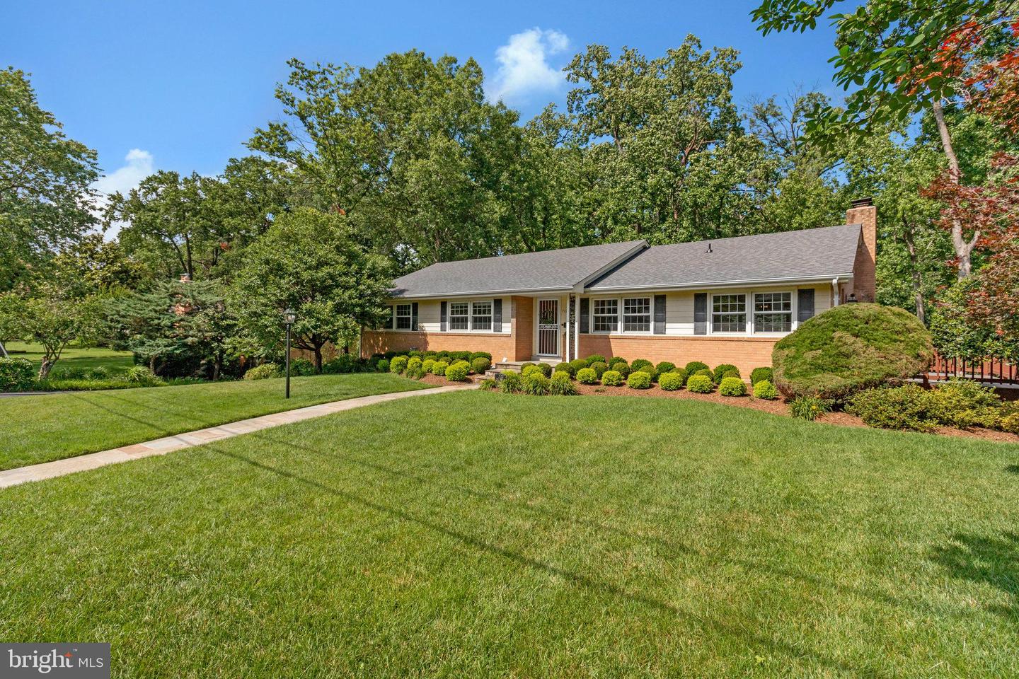 7123 PARK TERRACE DR, ALEXANDRIA, Virginia 22307, 5 Bedrooms Bedrooms, ,3 BathroomsBathrooms,Residential,For sale,7123 PARK TERRACE DR,VAFX2238648 MLS # VAFX2238648