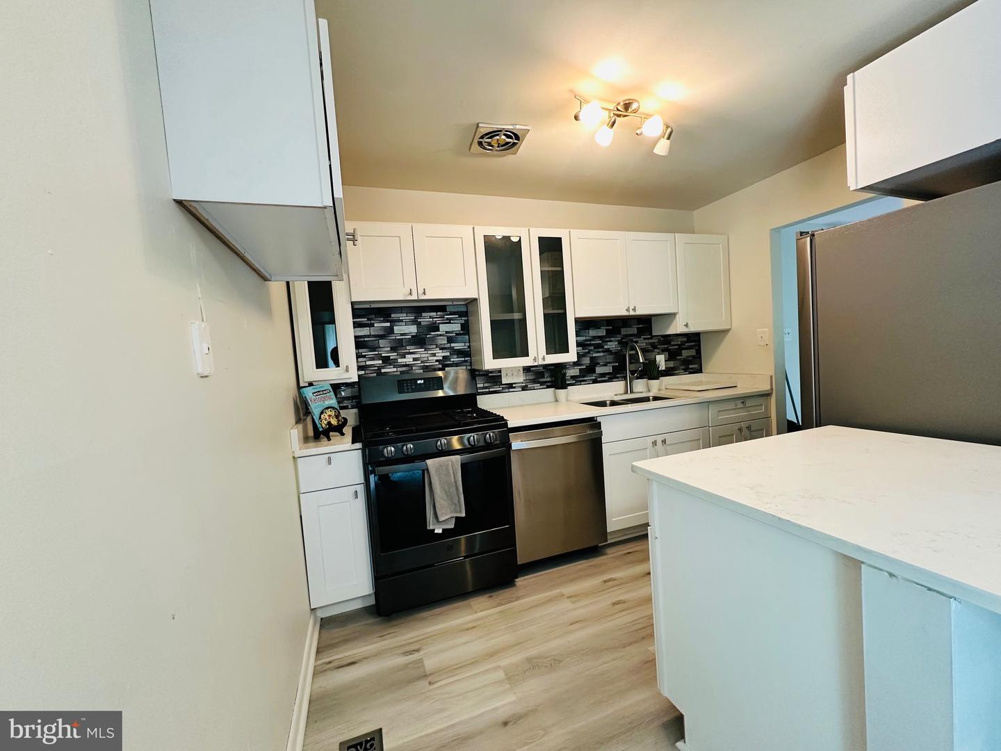 14374 SHETLAND CT, WOODBRIDGE, Virginia 22193, 4 Bedrooms Bedrooms, ,2 BathroomsBathrooms,Residential,For sale,14374 SHETLAND CT,VAPW2093998 MLS # VAPW2093998