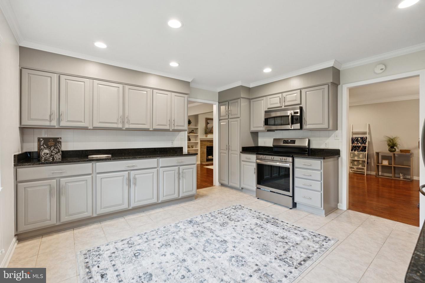 828 MONROE ST, HERNDON, Virginia 20170, 5 Bedrooms Bedrooms, ,3 BathroomsBathrooms,Residential,For sale,828 MONROE ST,VAFX2238744 MLS # VAFX2238744