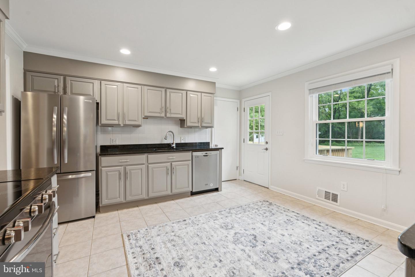 828 MONROE ST, HERNDON, Virginia 20170, 5 Bedrooms Bedrooms, ,3 BathroomsBathrooms,Residential,For sale,828 MONROE ST,VAFX2238744 MLS # VAFX2238744