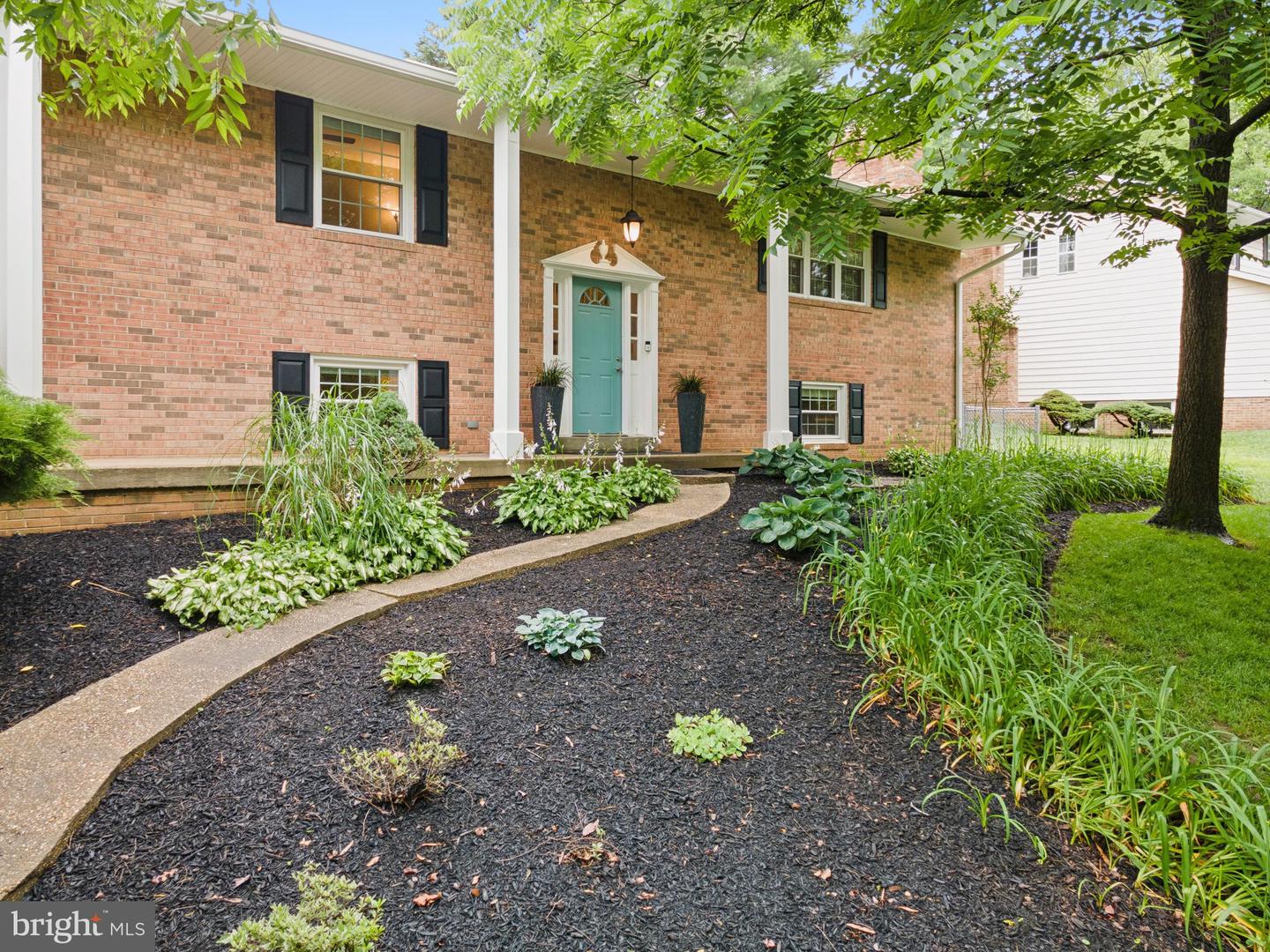 828 MONROE ST, HERNDON, Virginia 20170, 5 Bedrooms Bedrooms, ,3 BathroomsBathrooms,Residential,For sale,828 MONROE ST,VAFX2238744 MLS # VAFX2238744