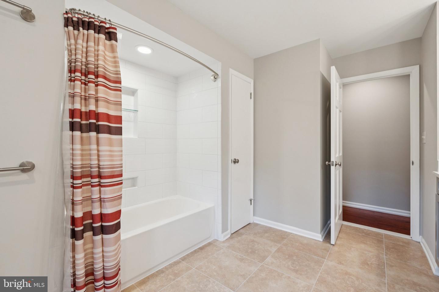 828 MONROE ST, HERNDON, Virginia 20170, 5 Bedrooms Bedrooms, ,3 BathroomsBathrooms,Residential,For sale,828 MONROE ST,VAFX2238744 MLS # VAFX2238744