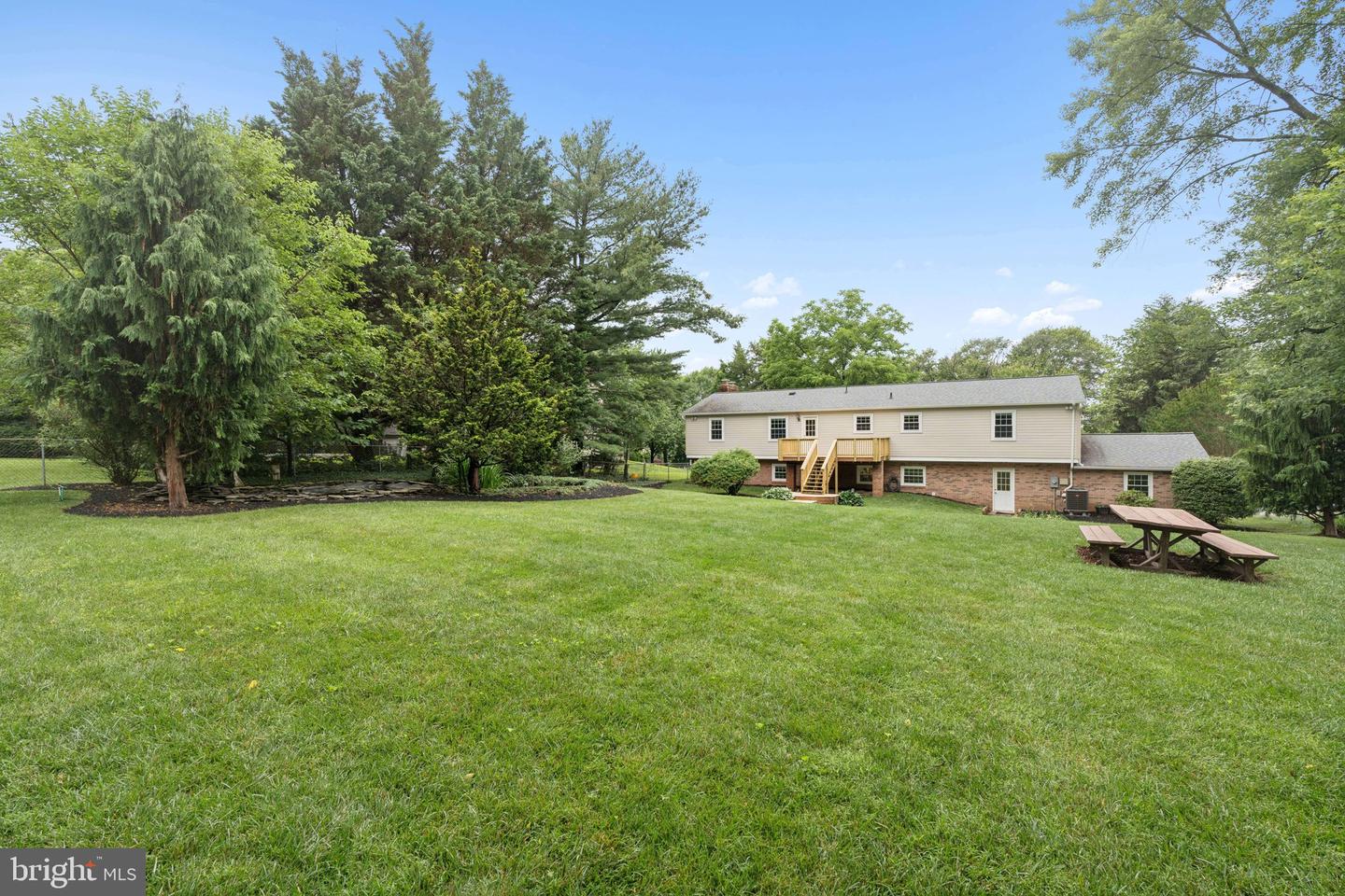 828 MONROE ST, HERNDON, Virginia 20170, 5 Bedrooms Bedrooms, ,3 BathroomsBathrooms,Residential,For sale,828 MONROE ST,VAFX2238744 MLS # VAFX2238744