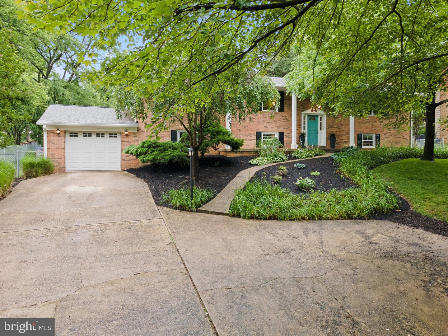 828 MONROE ST, HERNDON, Virginia 20170, 5 Bedrooms Bedrooms, ,3 BathroomsBathrooms,Residential,For sale,828 MONROE ST,VAFX2238744 MLS # VAFX2238744