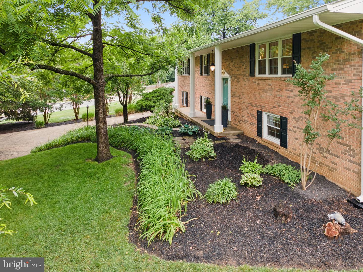 828 MONROE ST, HERNDON, Virginia 20170, 5 Bedrooms Bedrooms, ,3 BathroomsBathrooms,Residential,For sale,828 MONROE ST,VAFX2238744 MLS # VAFX2238744