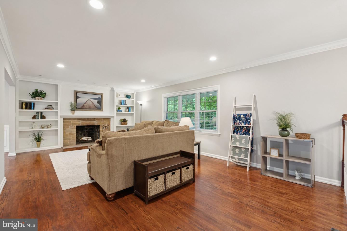 828 MONROE ST, HERNDON, Virginia 20170, 5 Bedrooms Bedrooms, ,3 BathroomsBathrooms,Residential,For sale,828 MONROE ST,VAFX2238744 MLS # VAFX2238744