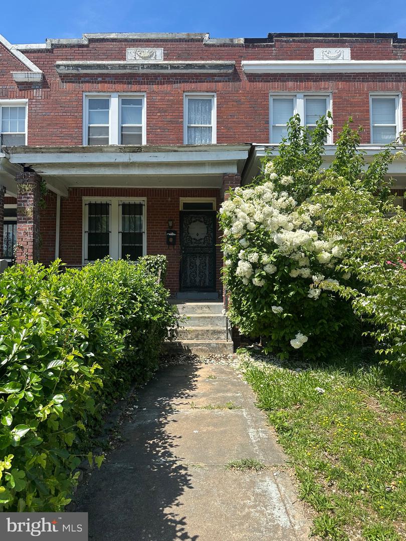 760 19TH ST NE, WASHINGTON, District Of Columbia 20002, 4 Bedrooms Bedrooms, ,1 BathroomBathrooms,Residential,For sale,760 19TH ST NE,DCDC2199144 MLS # DCDC2199144