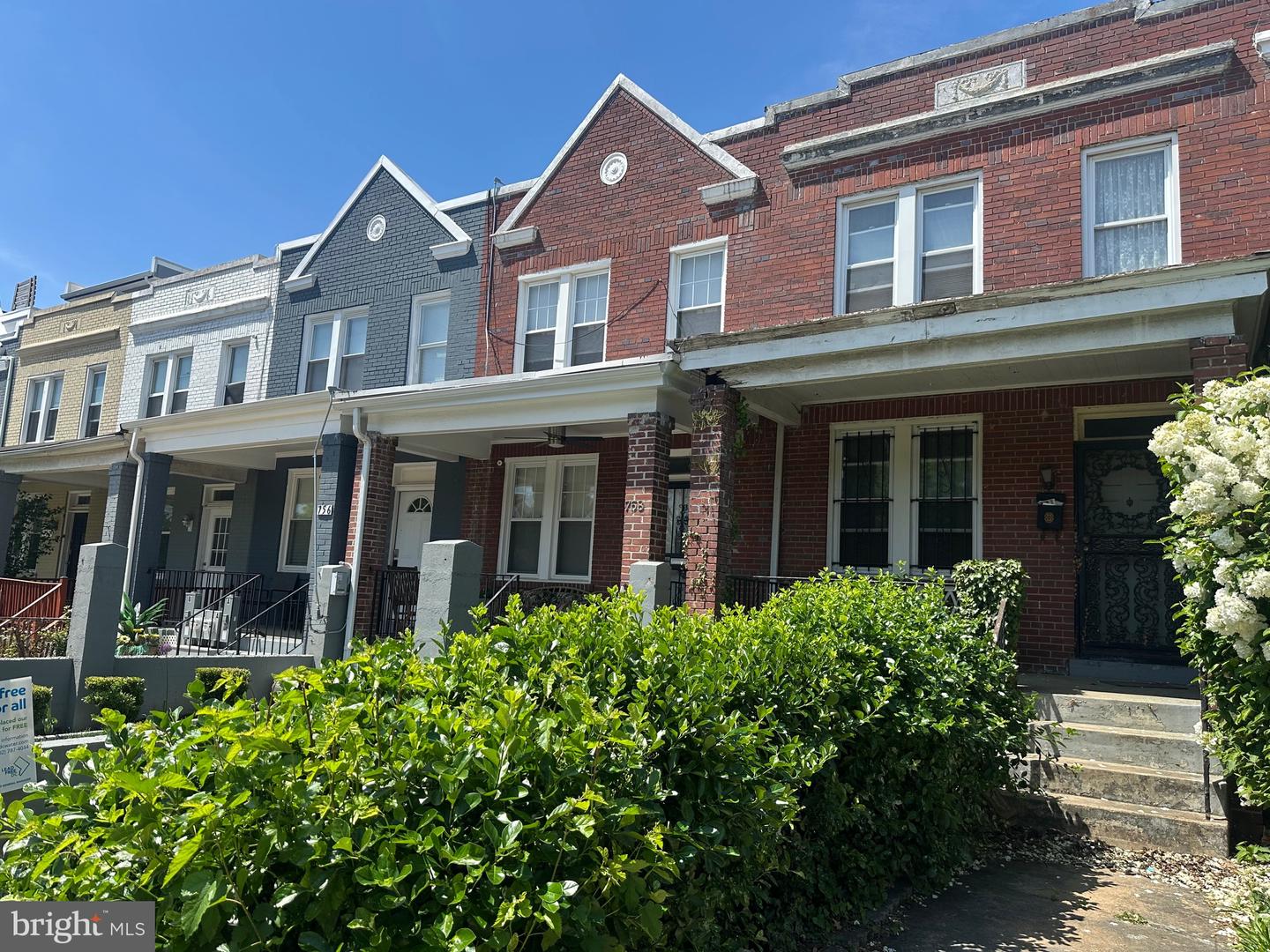 760 19TH ST NE, WASHINGTON, District Of Columbia 20002, 4 Bedrooms Bedrooms, ,1 BathroomBathrooms,Residential,For sale,760 19TH ST NE,DCDC2199144 MLS # DCDC2199144